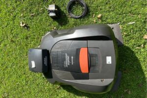 Husqvarna Automower® 230 ACX – tweedehands - Image 1